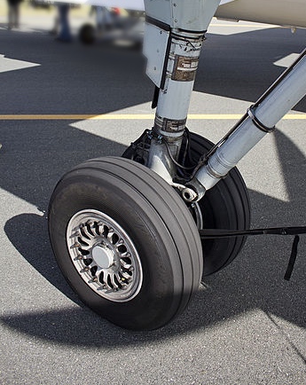 Landing gear image modified and licensed under the Creative Commons Attribution-Share Alike 3.0 Australia https://creativecommons.org/licenses/by-sa/3.0/au/deed.en - Original photographer: user Bidgee on https://commons.wikimedia.org/wiki/User:Bidgee